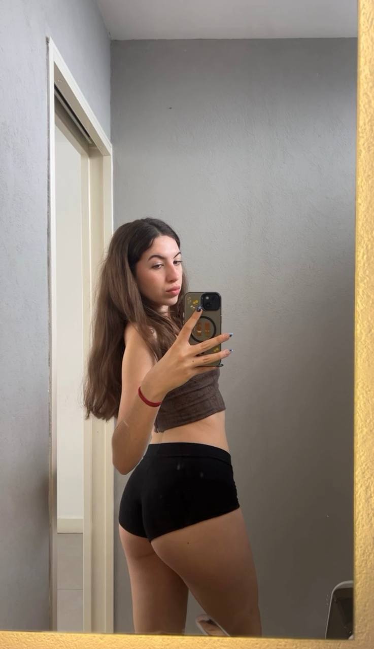 Amber in her underwear in Kumamoto