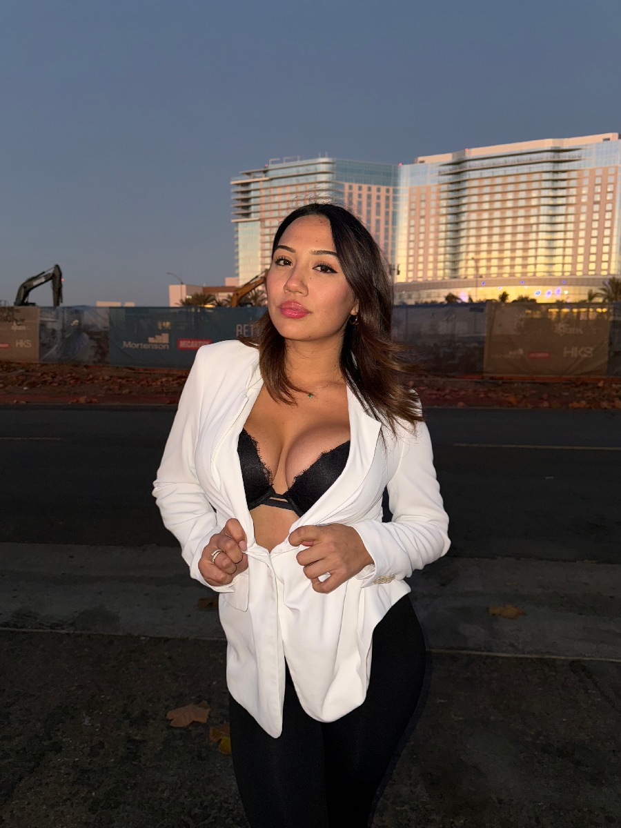 Take a pause and enjoy Ali Cruz — streaming from Kumamoto