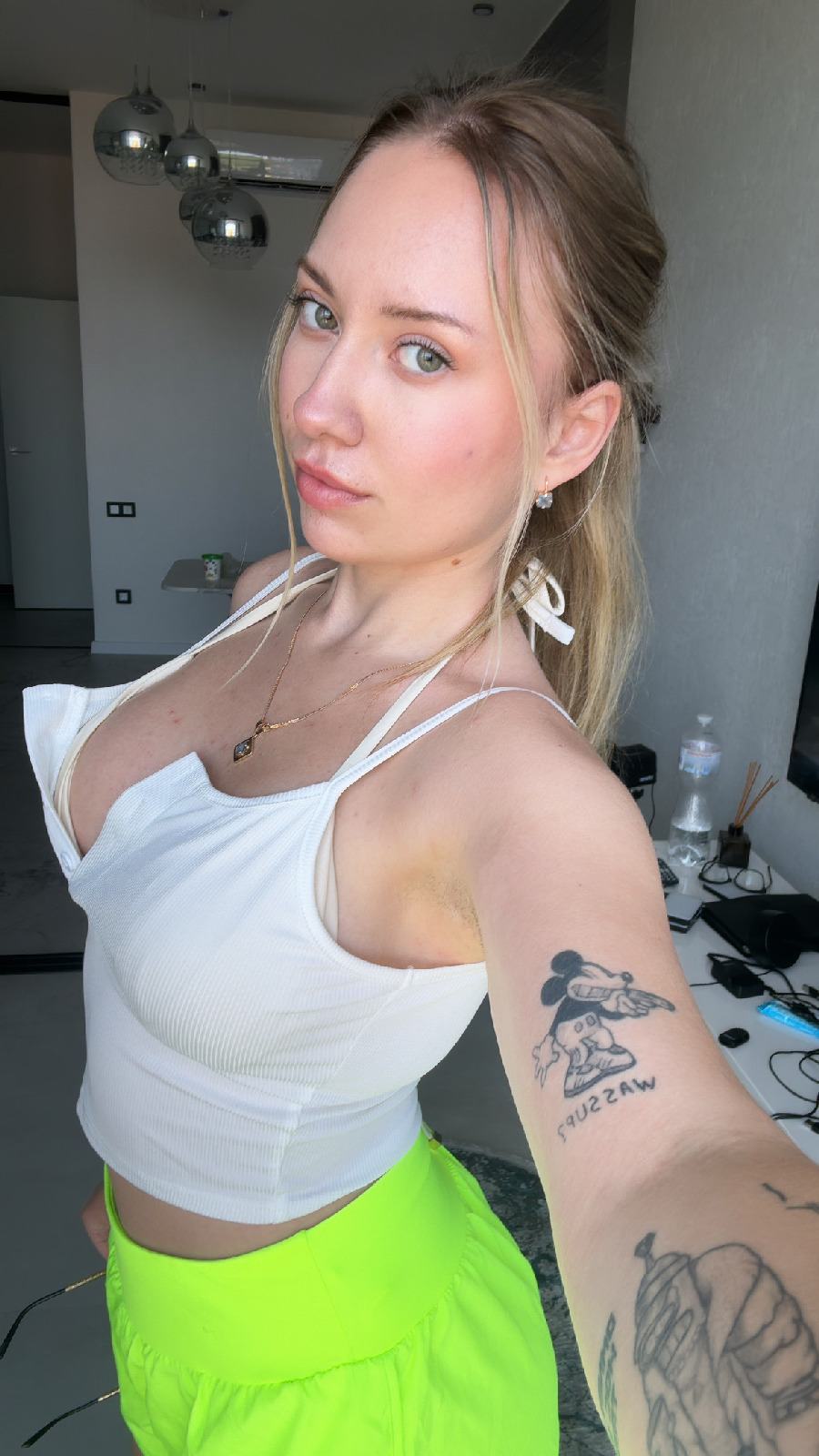 KateV in her underwear in Kumamoto