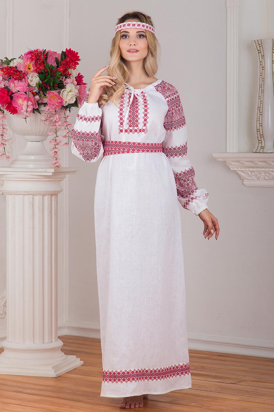 Women in Slavic costumes in Kumamoto