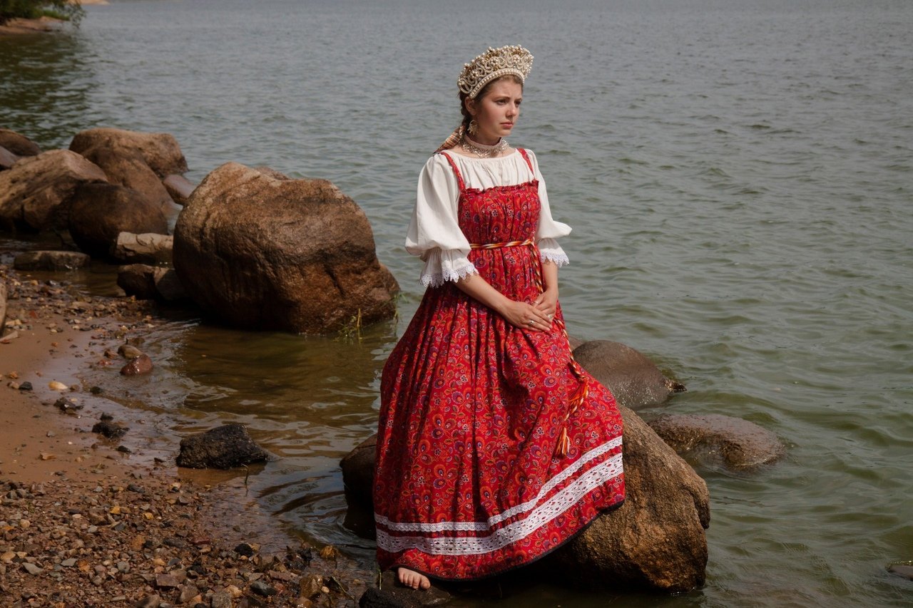 Women in Slavic costumes in Kumamoto