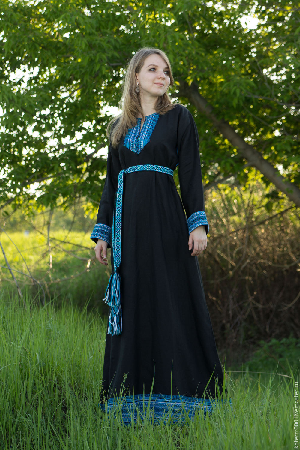 Women in Slavic costumes in Kumamoto