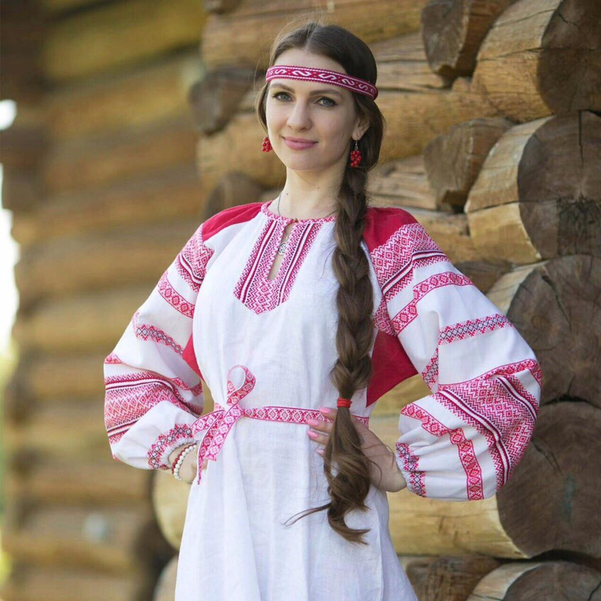 Girls in Slavic costumes in Kumamoto
